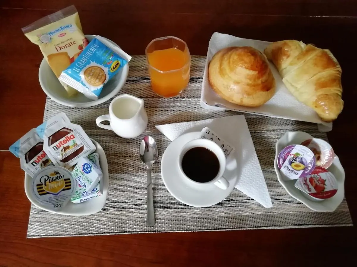 Bed & Breakfast Rosso Di Sera Naples